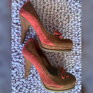 ‼️SOLD‼️NWOT Cute Vince Camuto Pumps Suede Heels
